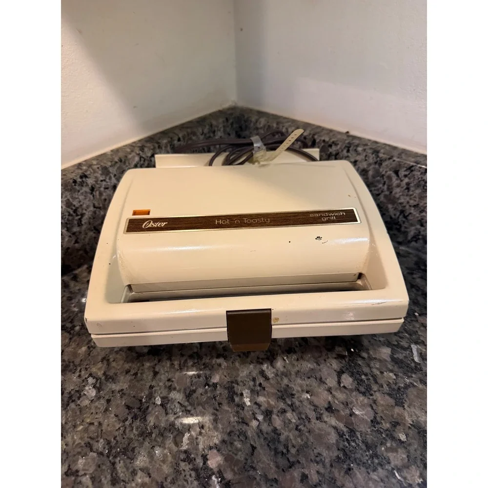 Oster Hot n Toasty Sandwich Grill Cream Woodgrain Retro 714-06B Vintage 600W